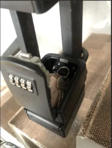 kost self check in dekat uii